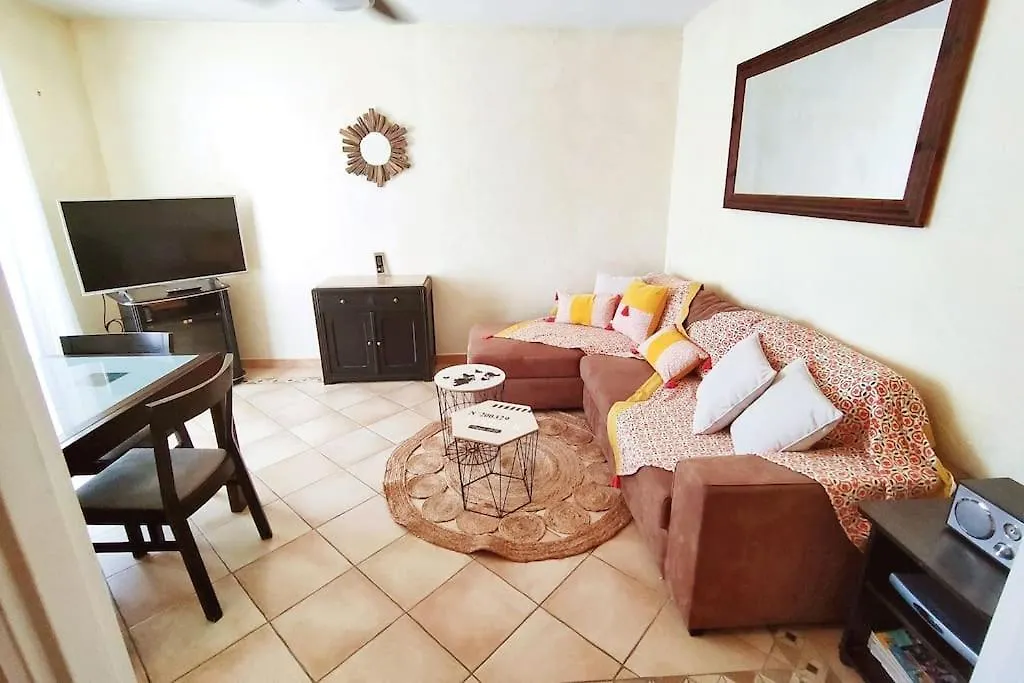 LE PRADET 50m de la plage T2 tout confort LESCLESDENICOLE Appartement Le Pradet