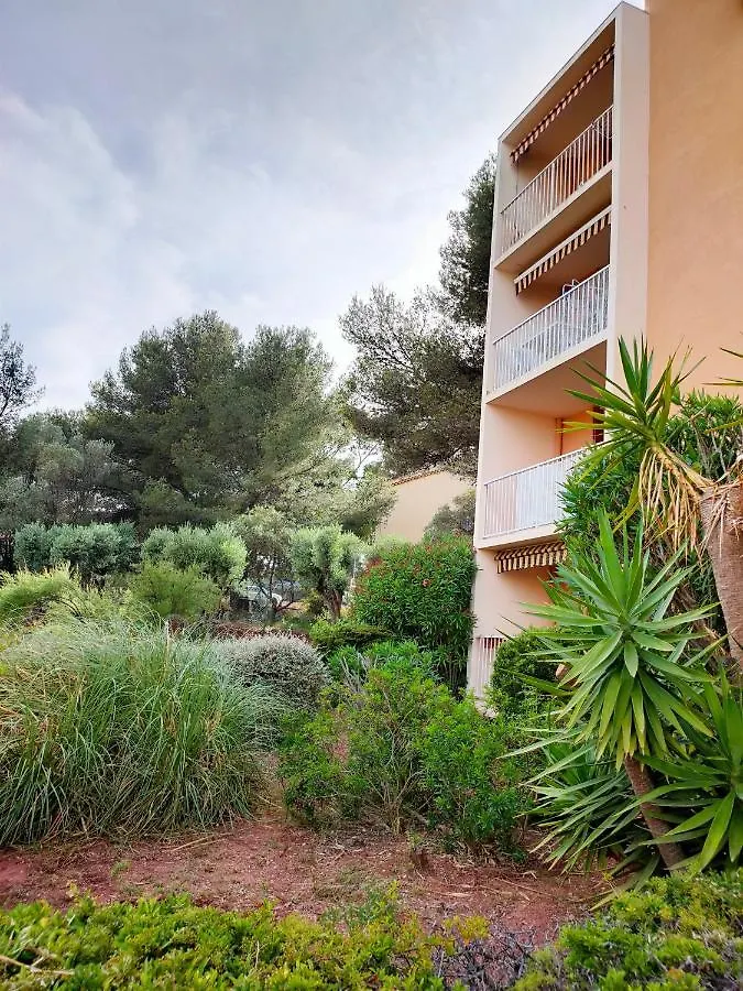 Appartement LE PRADET 50m de la plage T2 tout confort LESCLESDENICOLE France